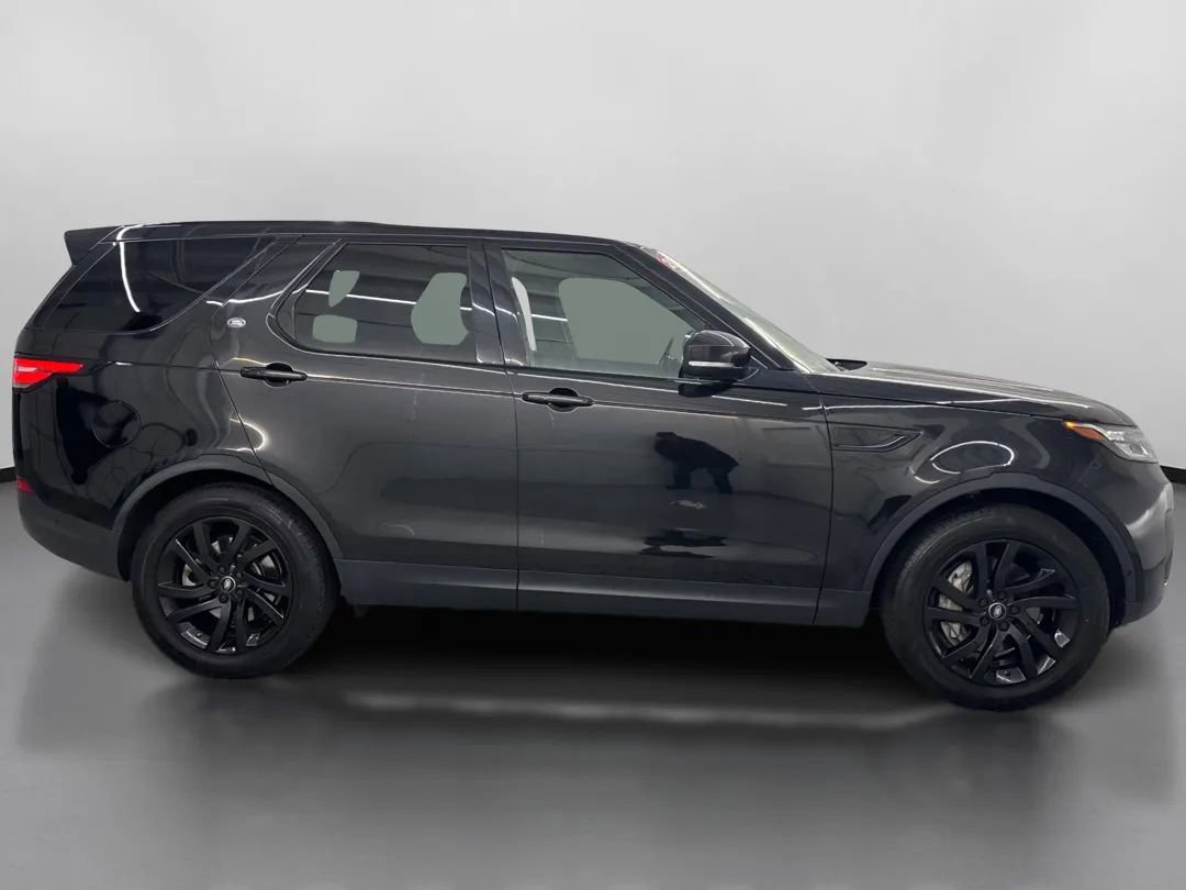 Used 2020 Land Rover Discovery HSE image 11
