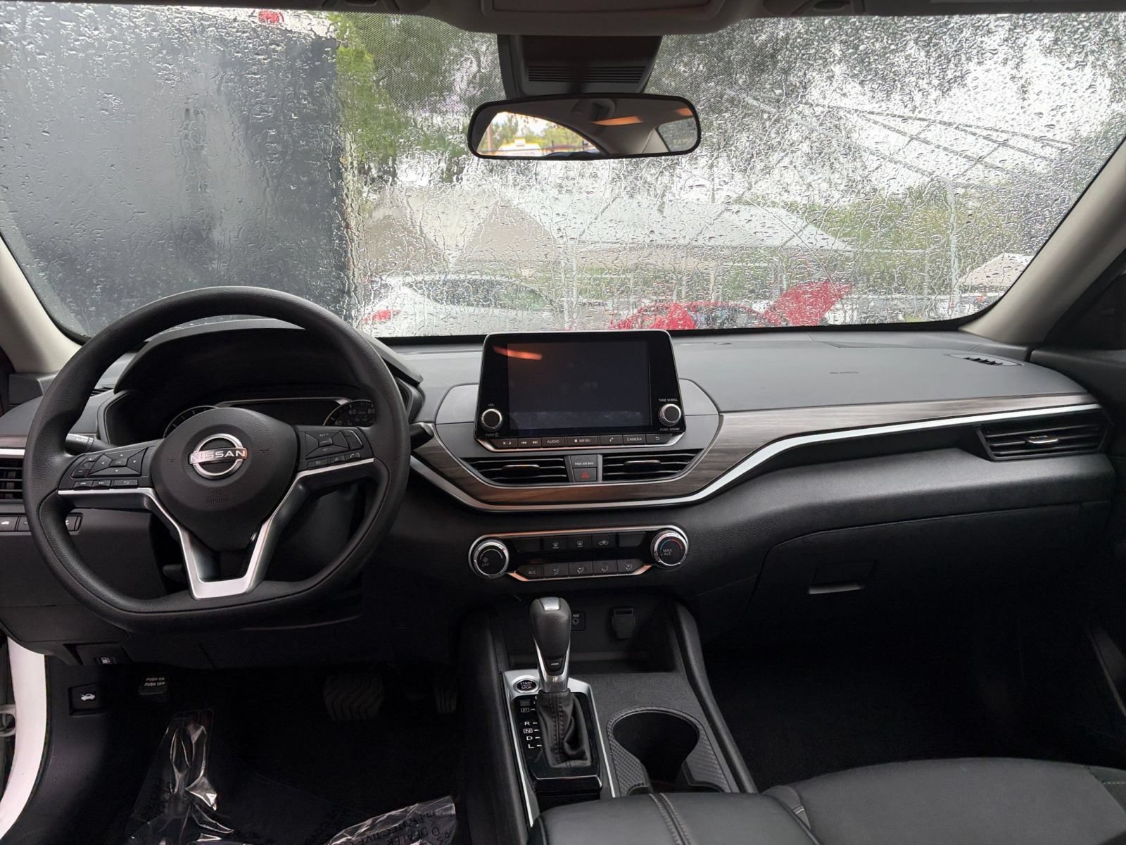 Used 2025 Nissan Altima 2.5 SV FWD image 32