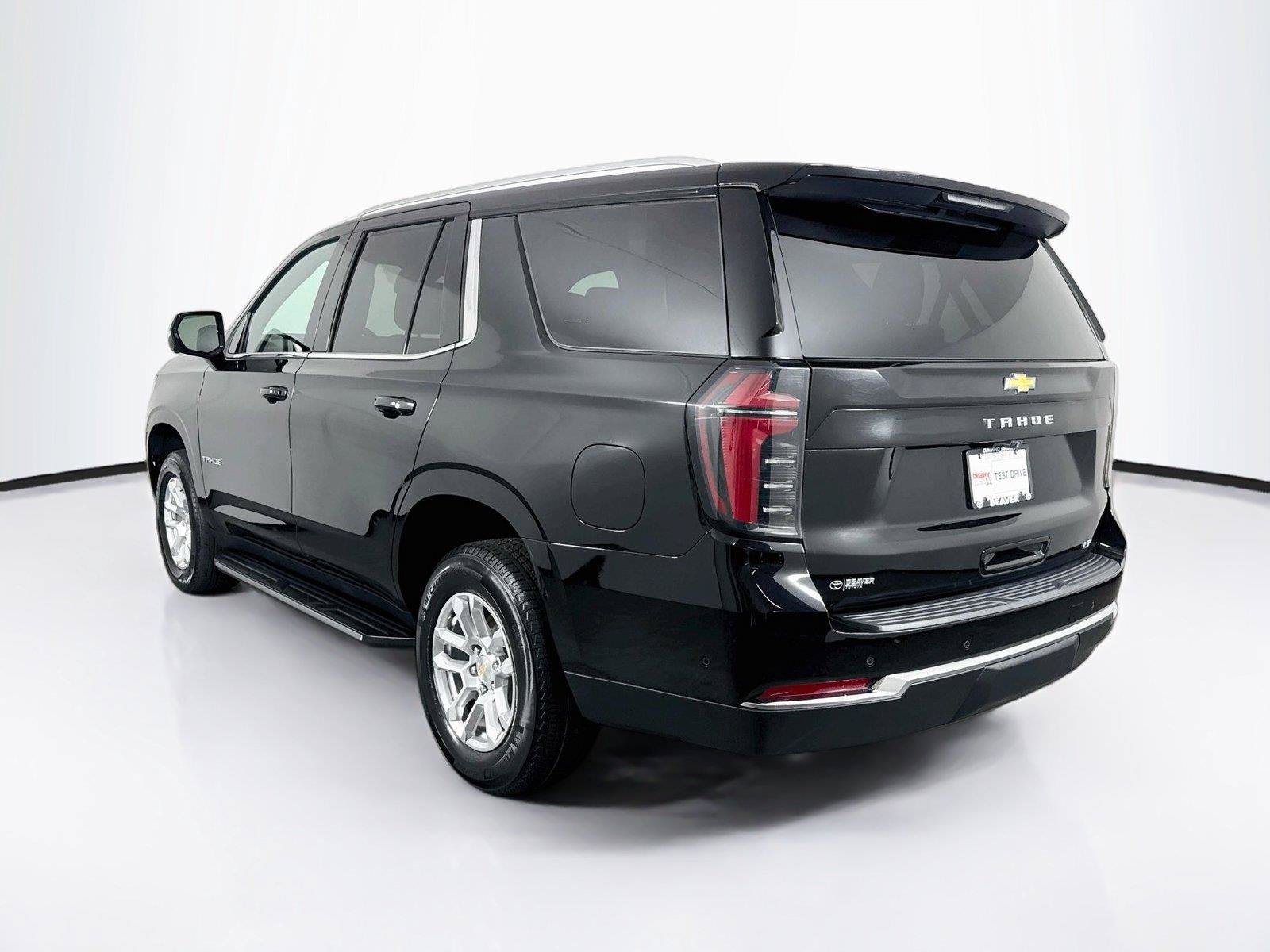 Used 2025 Chevrolet Tahoe LT AWD/4WD image 13