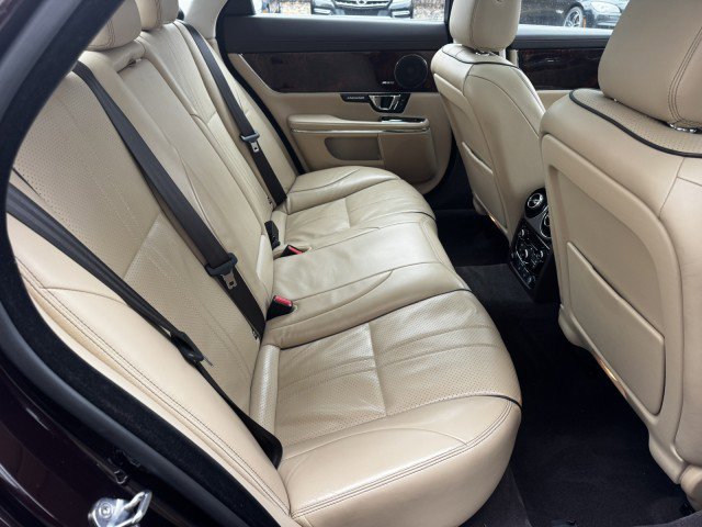 Used 2016 Jaguar XJ R-Sport RWD image 31