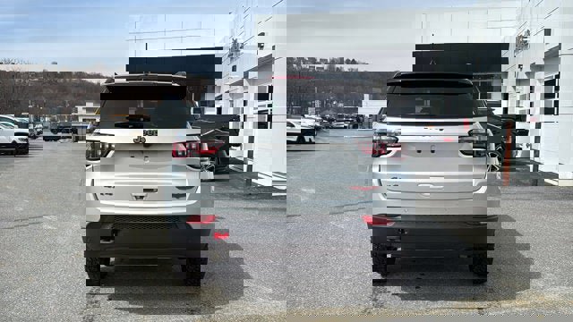 Used 2025 Jeep Compass Trailhawk w/ Trailhawk Convenience Group AWD/4WD image 7