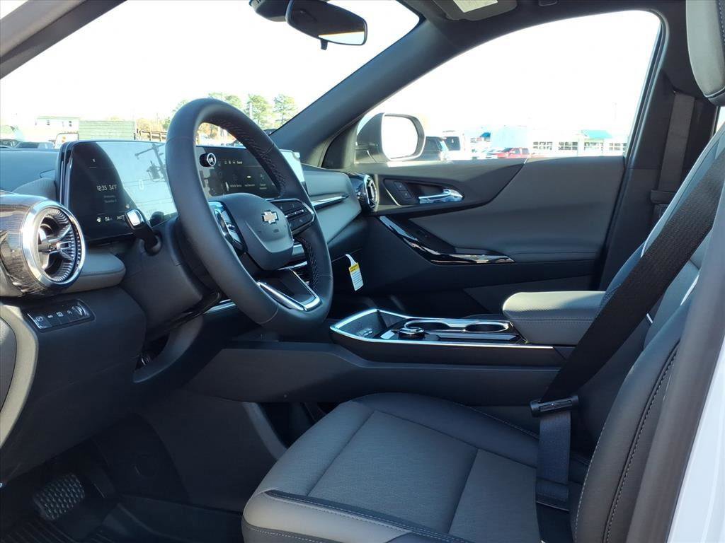 New 2026 Chevrolet Equinox LT w/ Convenience Package II image 13