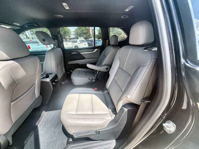Certified 2026 GMC Acadia Elevation w/ Elevation Premium Package FWD image 24