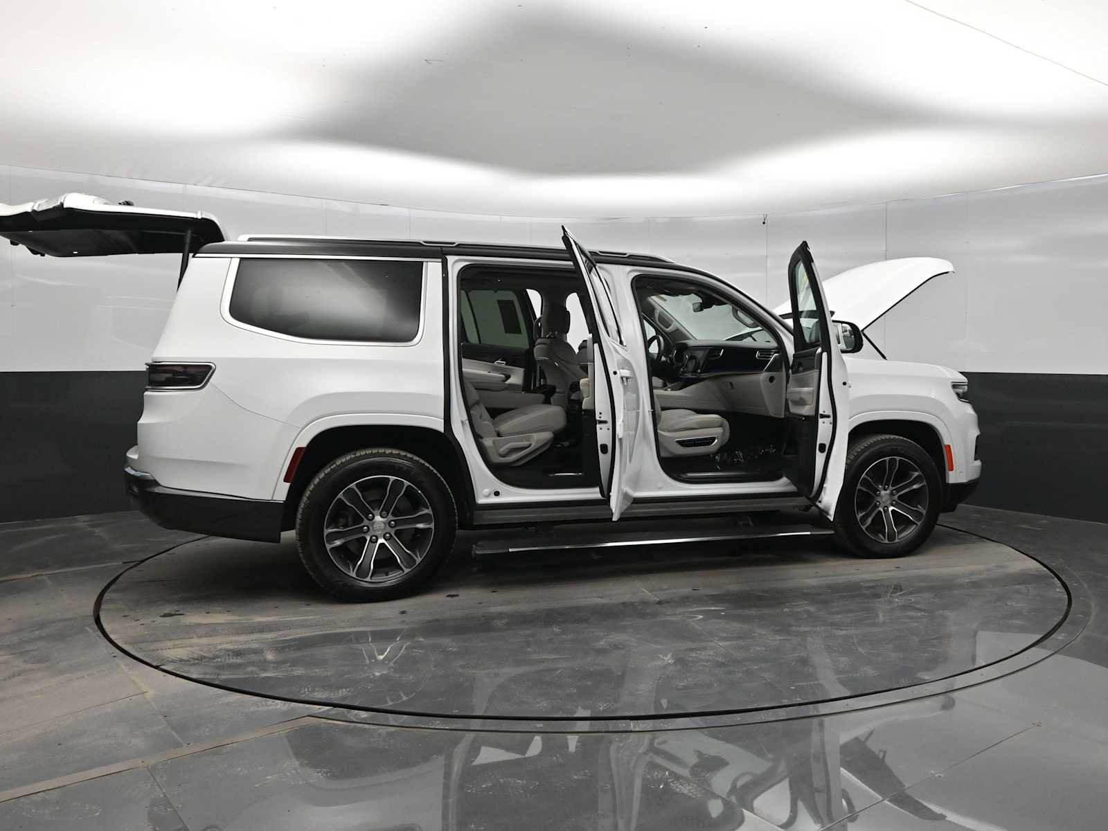 Used 2022 Jeep Grand Wagoneer Series I AWD/4WD image 45