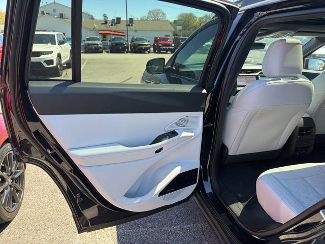 New 2026 Jeep Cherokee Overland AWD/4WD image 11
