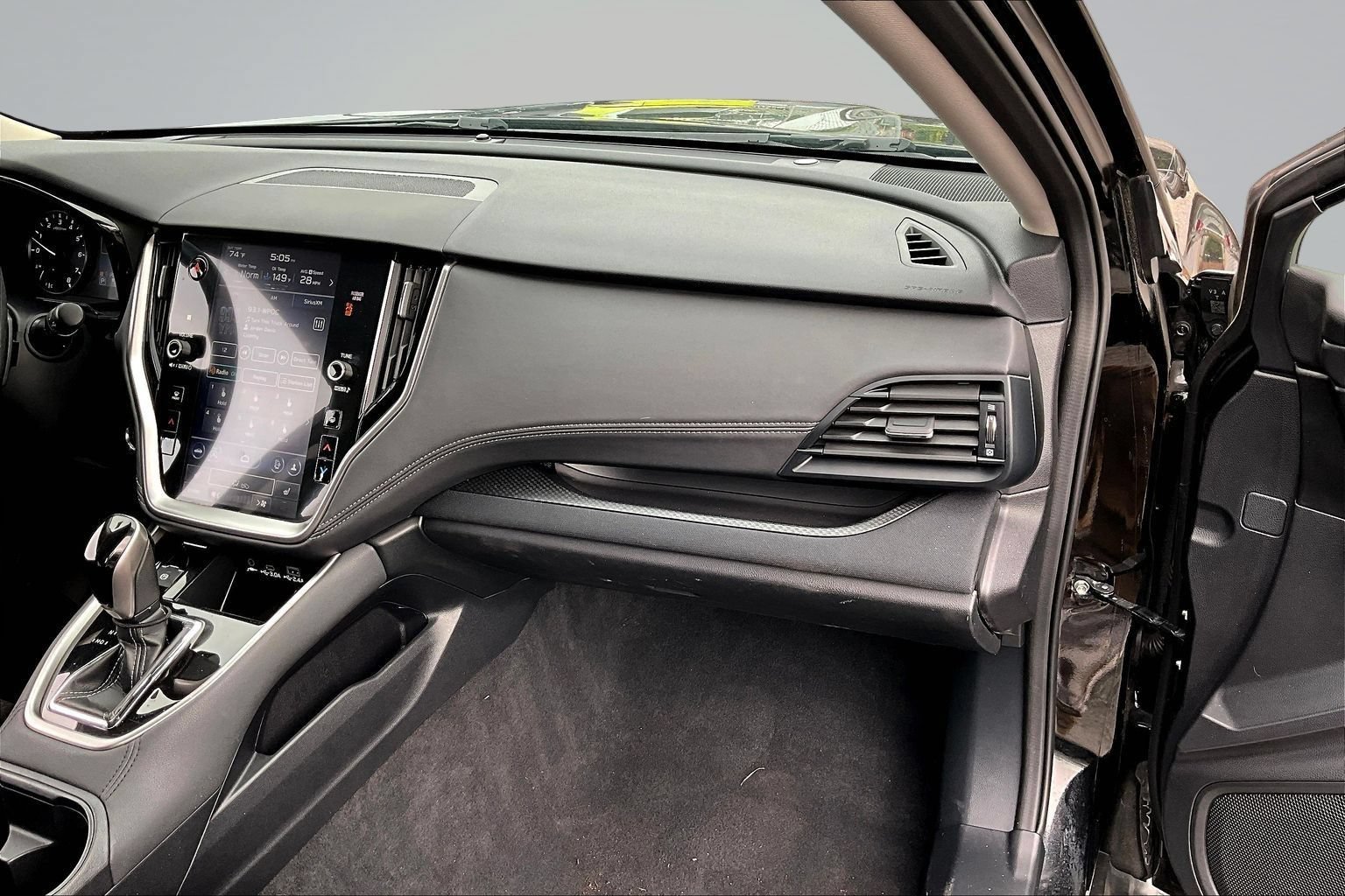 Used 2024 Subaru Outback Premium AWD/4WD image 28