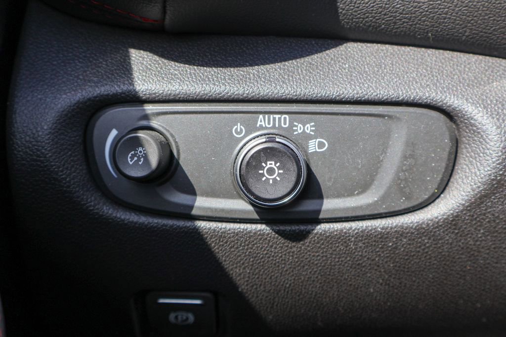 Used 2025 Chevrolet Blazer RS FWD image 18