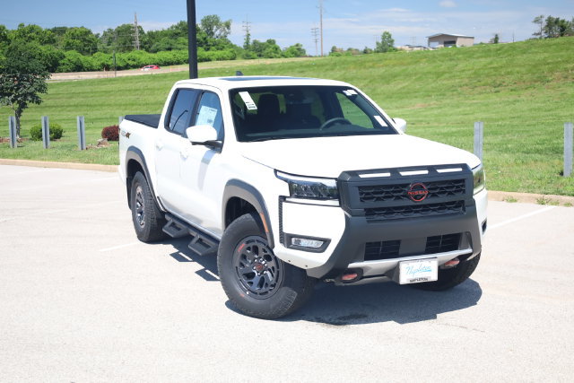 New 2026 Nissan Frontier PRO-4X w/ Pro Premium Package AWD/4WD image 2