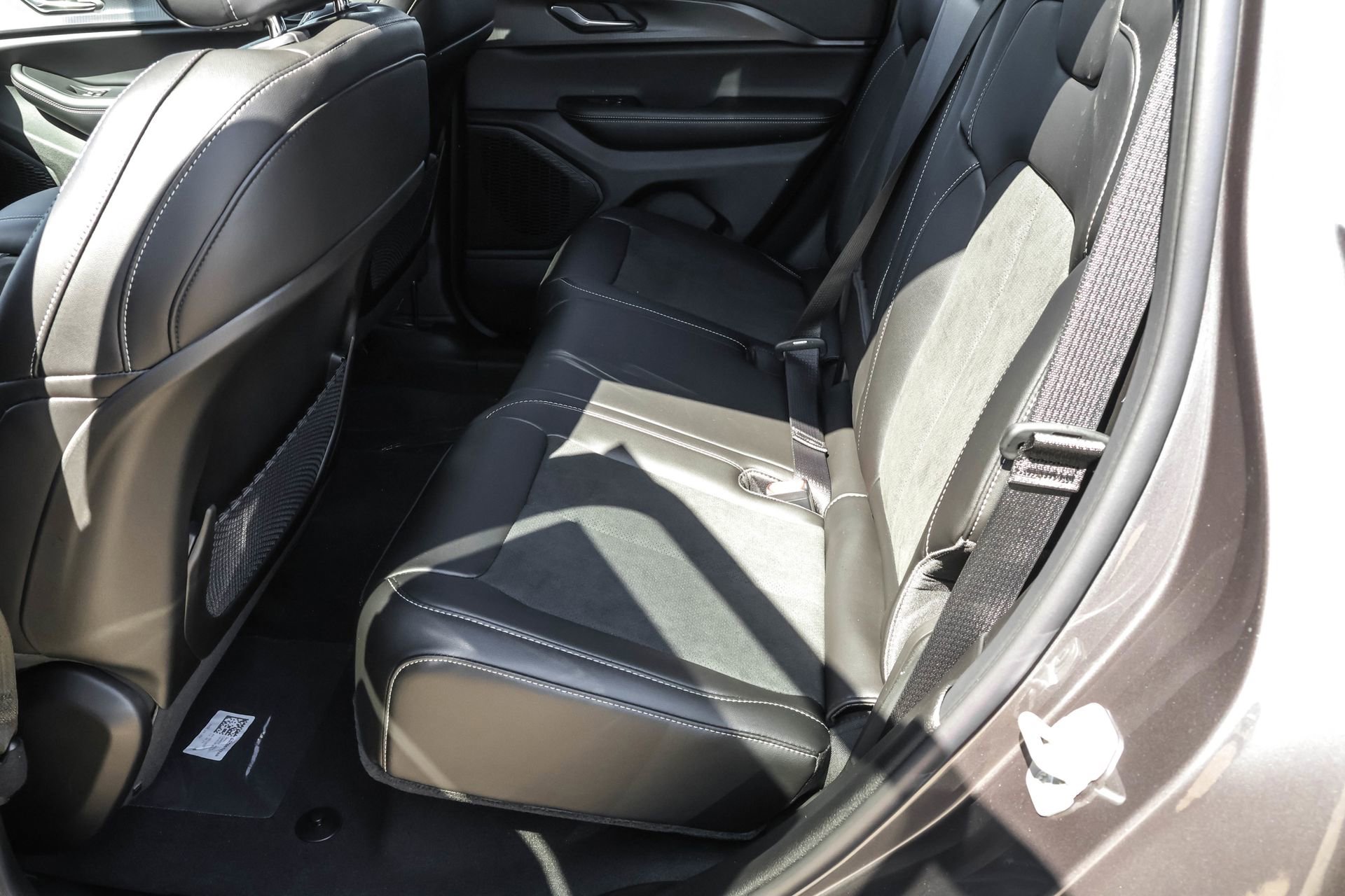 New 2025 Jeep Grand Cherokee Altitude AWD/4WD image 16