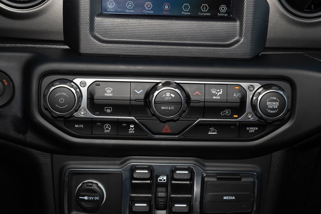 Used 2023 Jeep Wrangler Unlimited Sport AWD/4WD image 21