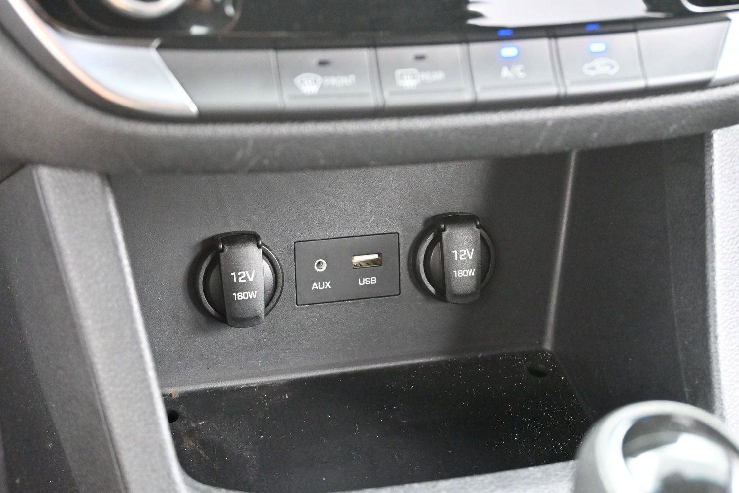 Used 2019 Hyundai Elantra GT FWD image 25