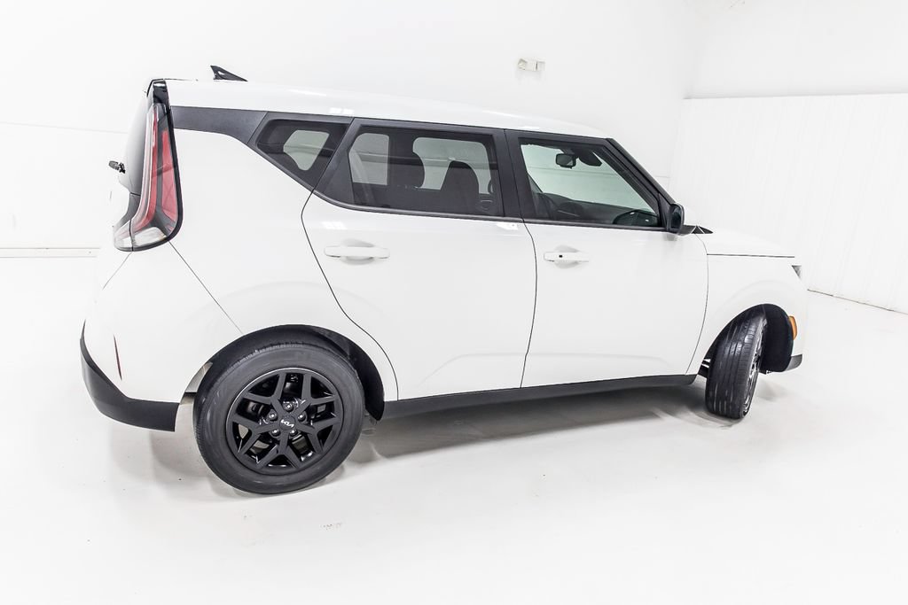 Used 2023 Kia Soul S FWD image 8