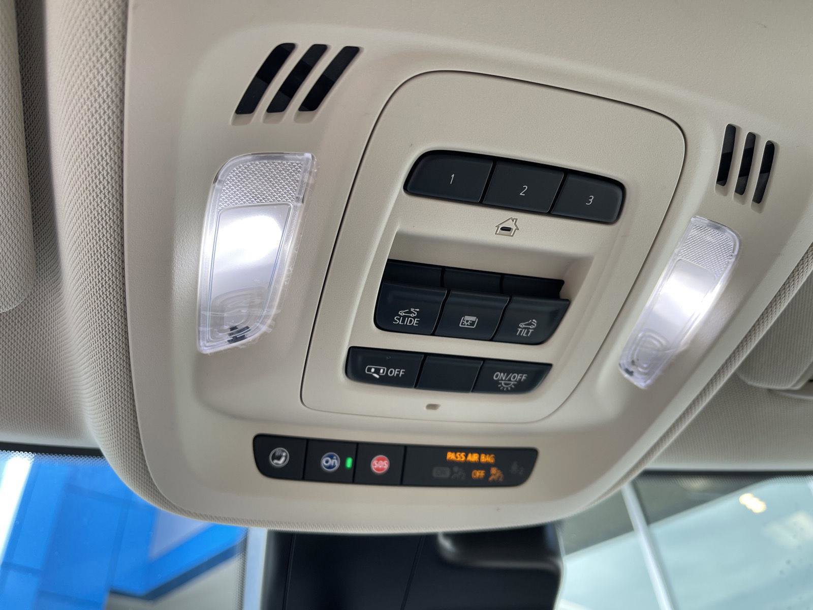 Used 2023 Buick Envision Avenir AWD/4WD image 27