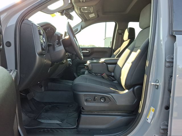 Used 2024 Chevrolet Silverado 1500 Custom Trail Boss w/ Dark Appearance Package AWD/4WD image 15