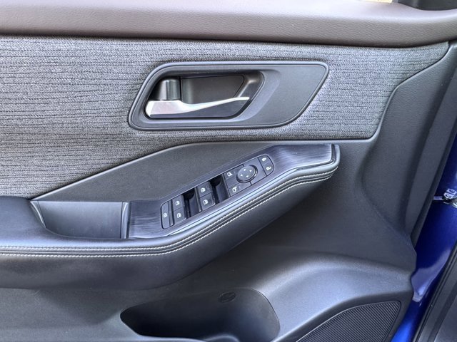 Used 2022 Nissan Rogue SV image 22