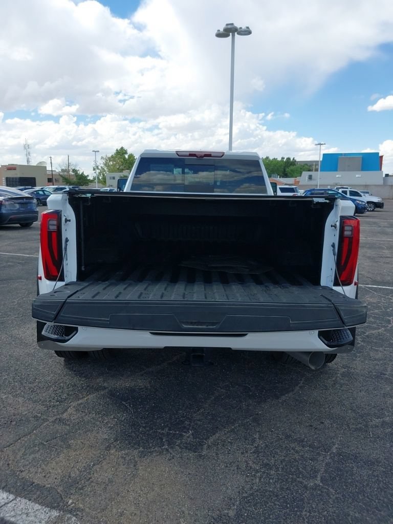 Used 2025 GMC Sierra 3500 Denali w/ Denali Reserve Package AWD/4WD image 9