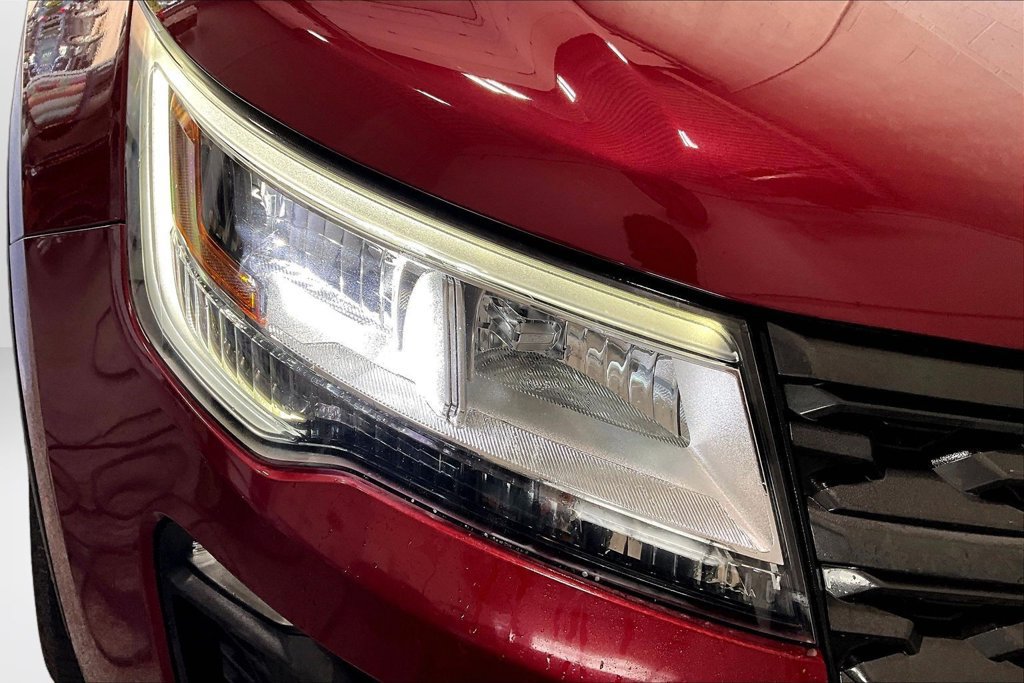 Used 2018 Ford Explorer XLT w/ XLT Appearance Package AWD/4WD image 31