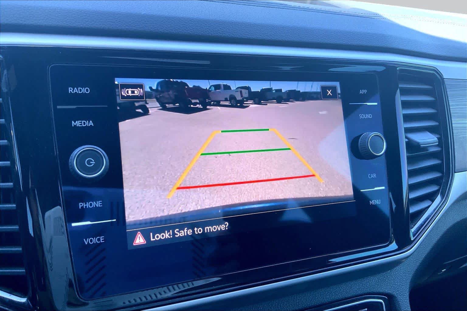 Used 2023 Volkswagen Atlas Cross Sport SE w/ Panoramic Sunroof Package FWD image 26
