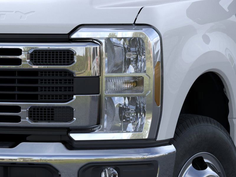 New 2026 Ford F350 XL w/ XL Chrome Package image 18