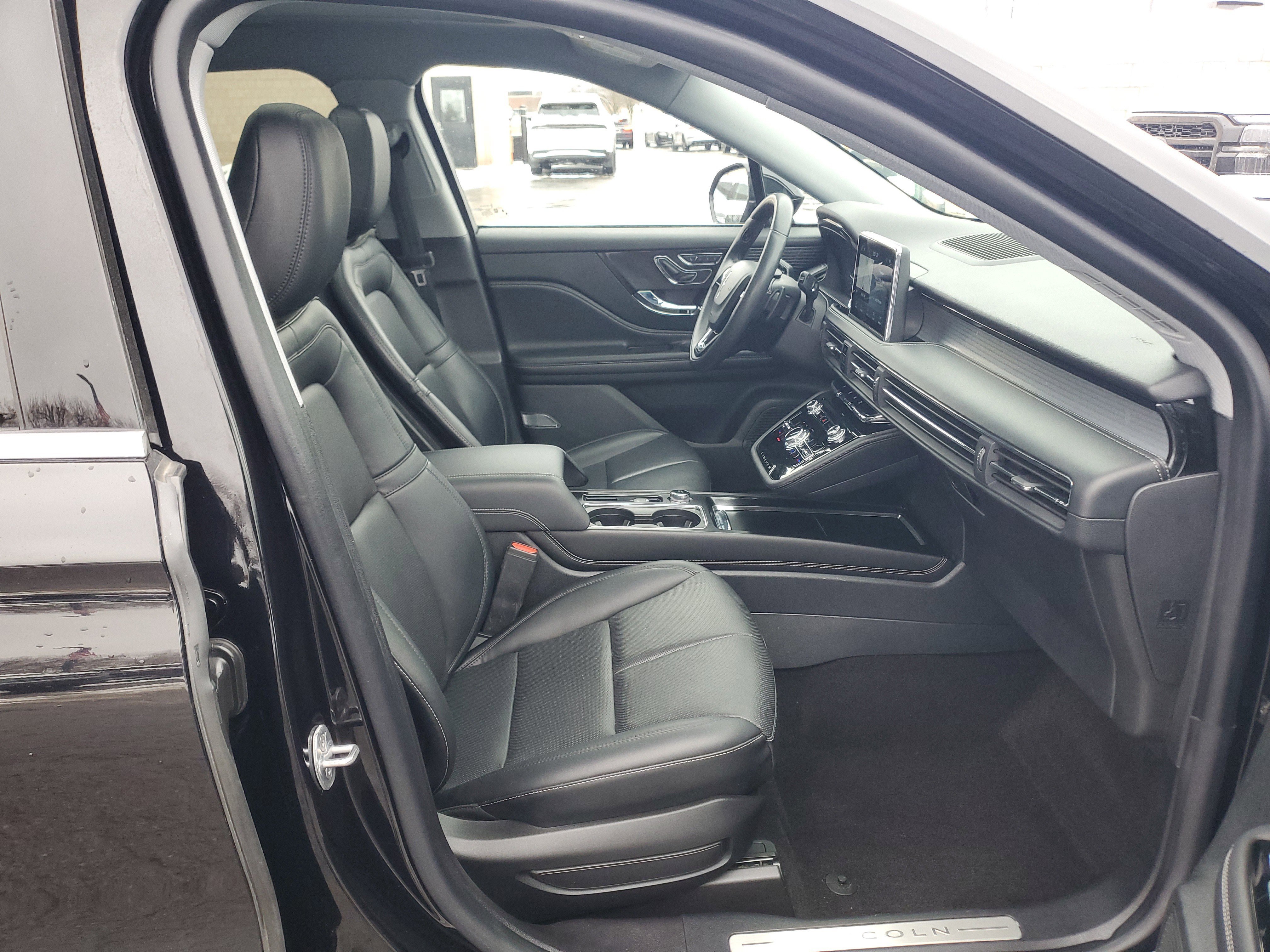 Certified 2022 Lincoln Corsair AWD w/ Premium Package image 9