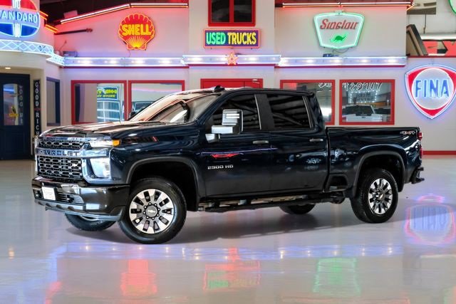 Used 2023 Chevrolet Silverado 2500 Custom w/ Custom Convenience Package image 2