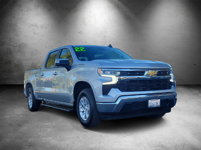 Used 2022 Chevrolet Silverado 1500 LT RWD image 2