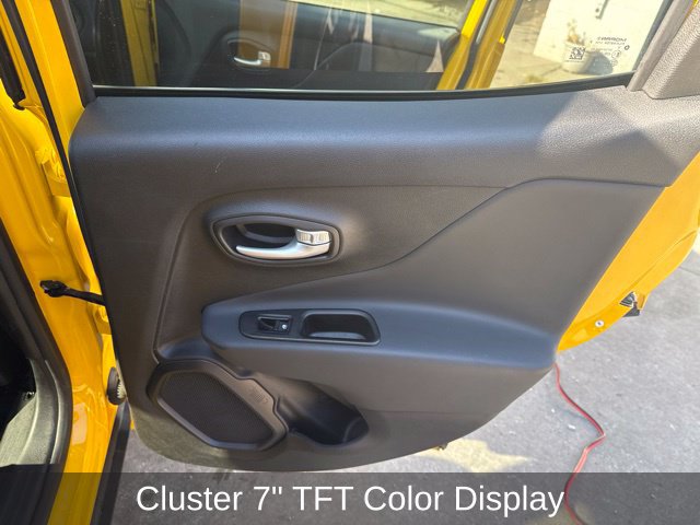 Used 2023 Jeep Renegade Latitude AWD/4WD image 20