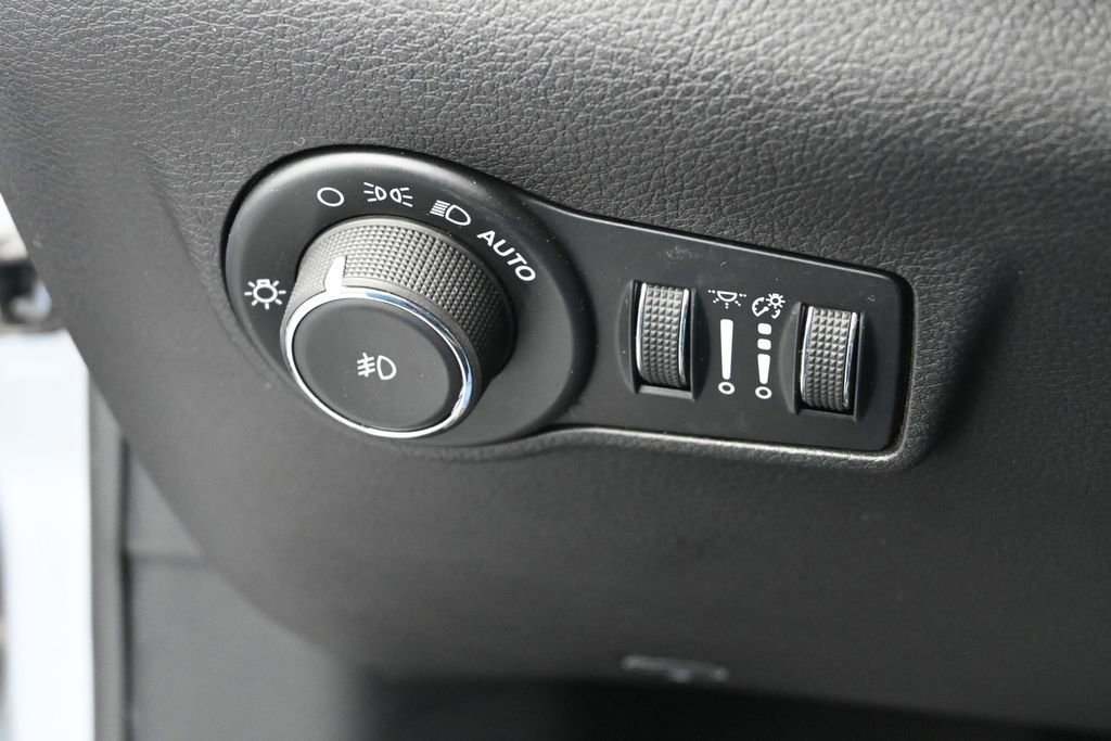 Used 2025 Jeep Compass Limited AWD/4WD image 34