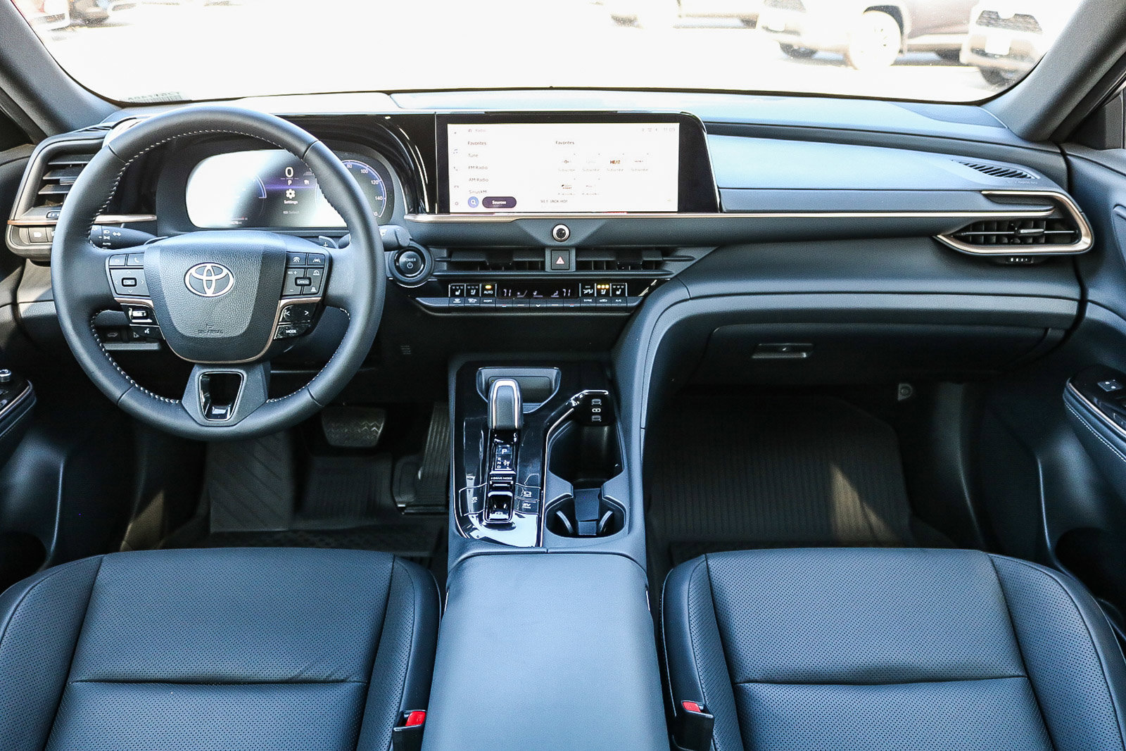 Used 2025 Toyota Crown Signia image 12