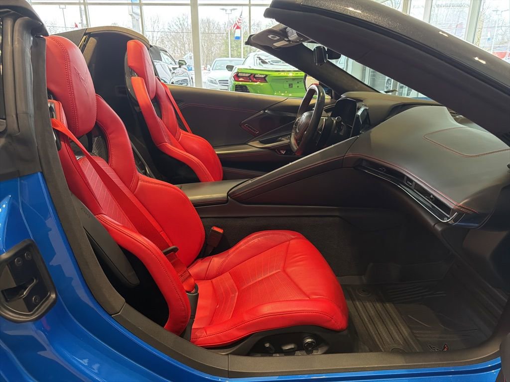 Used 2024 Chevrolet Corvette Stingray Premium Conv w/ Z51 Performance Package image 29