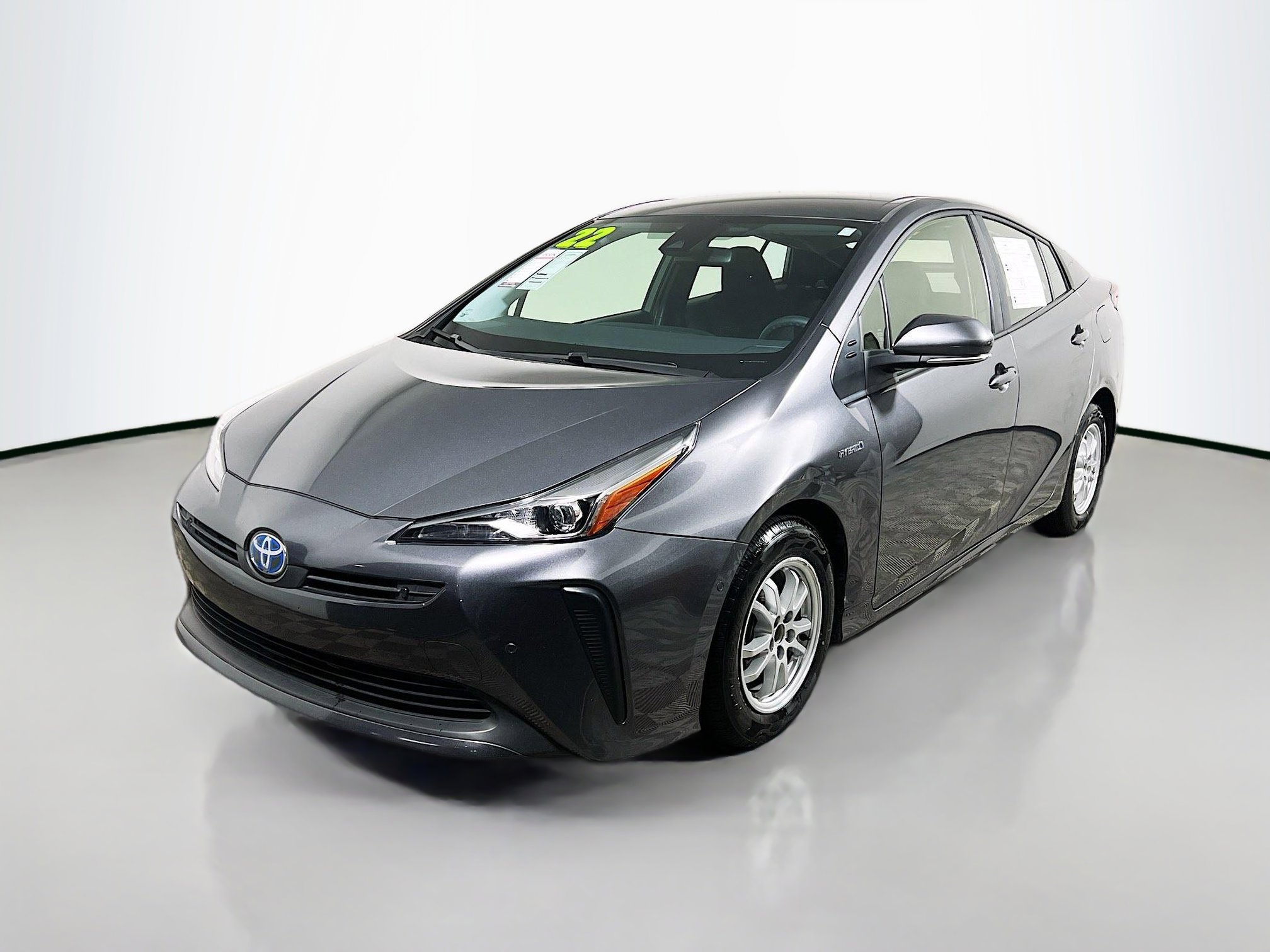 Used 2022 Toyota Prius LE image 10