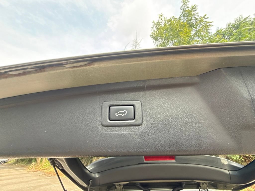 Used 2019 Subaru Outback 2.5i Touring w/ Protection Package #1 AWD/4WD image 11