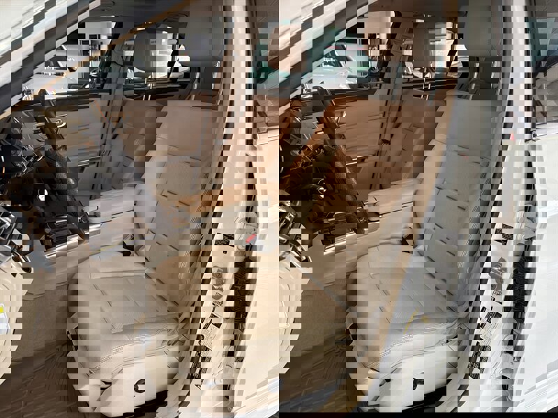 Used 2014 Mercedes-Benz E 350 4MATIC Sedan image 10