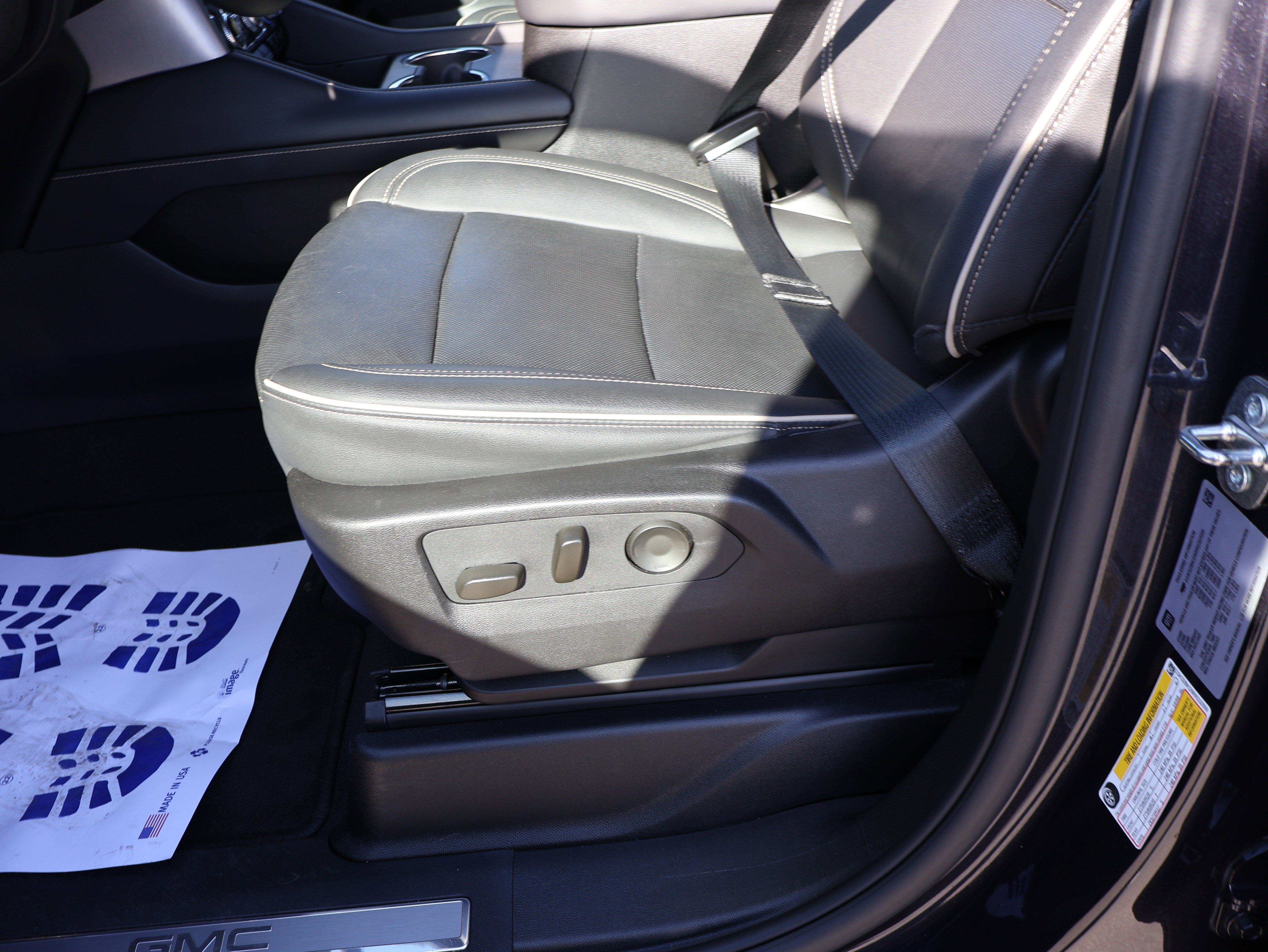 Used 2024 GMC Yukon SLT image 43