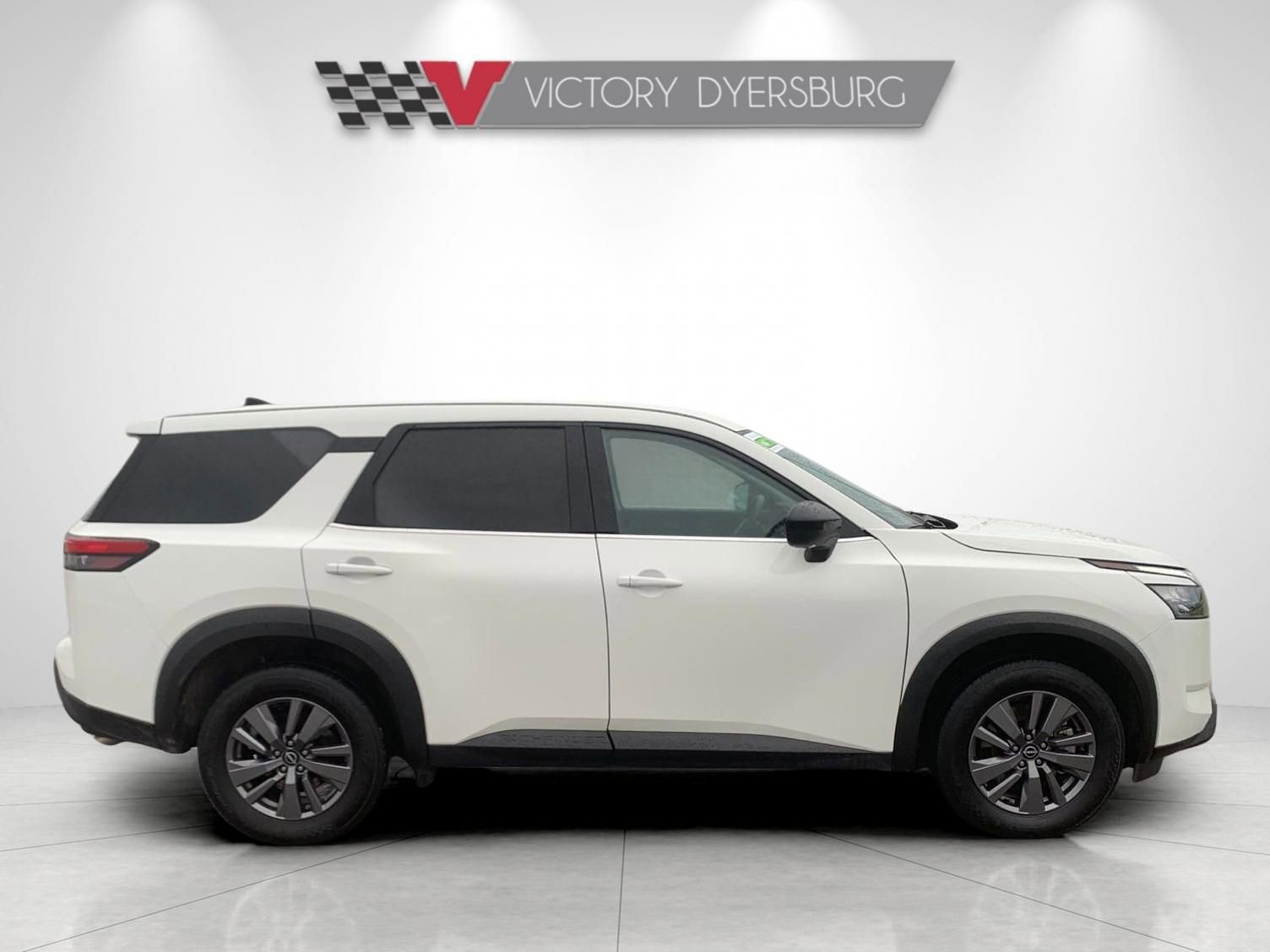 Used 2025 Nissan Pathfinder S image 9