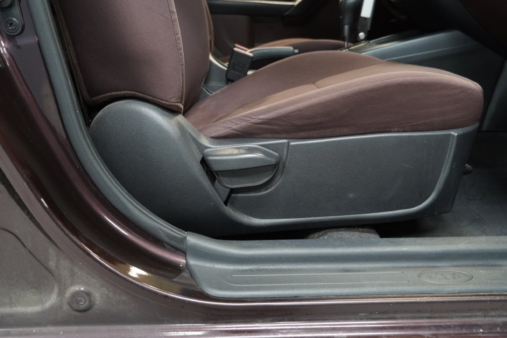 Used 2010 Kia Forte EX FWD image 58