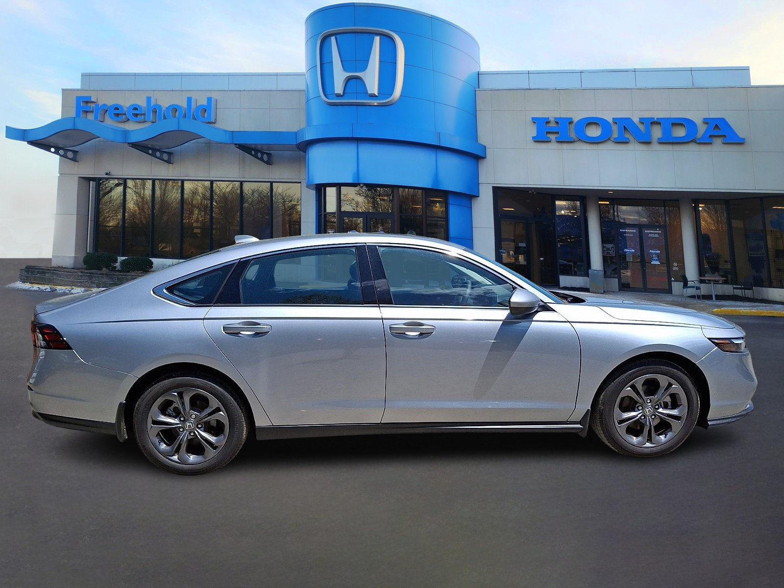 Used 2023 Honda Accord EX image 7