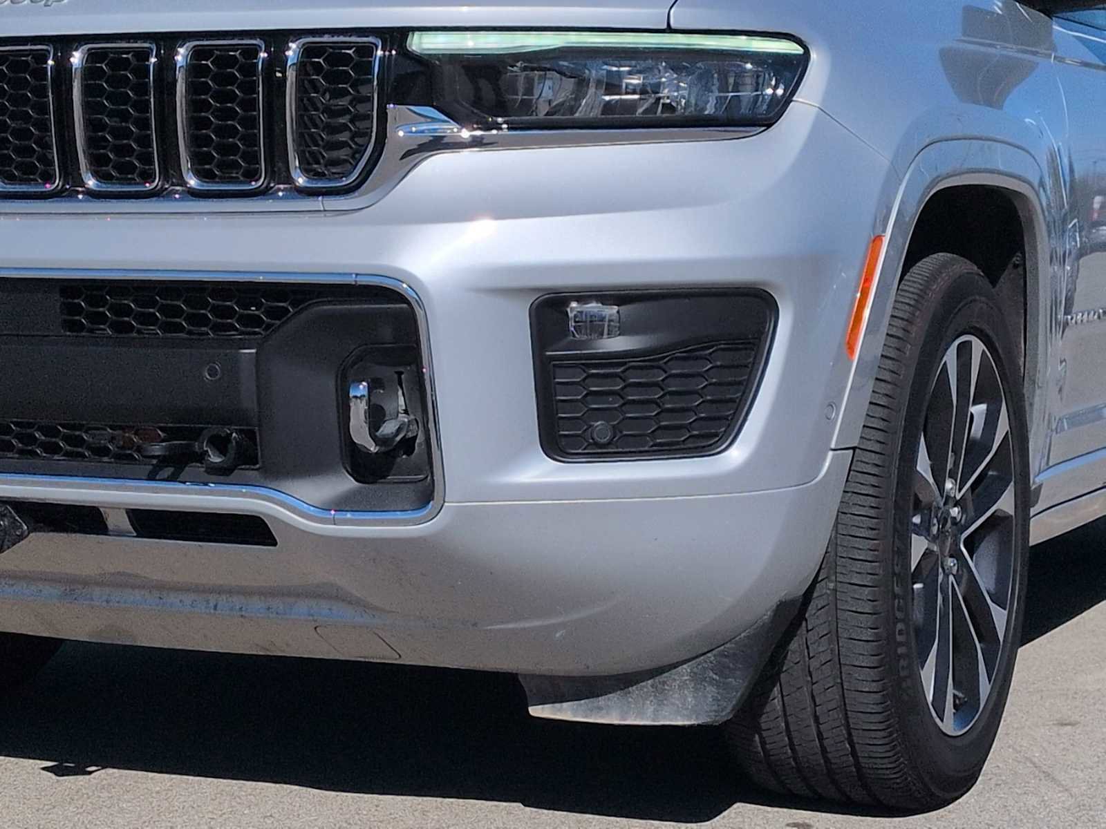 Used 2024 Jeep Grand Cherokee Overland w/ Luxury Tech Group IV image 11