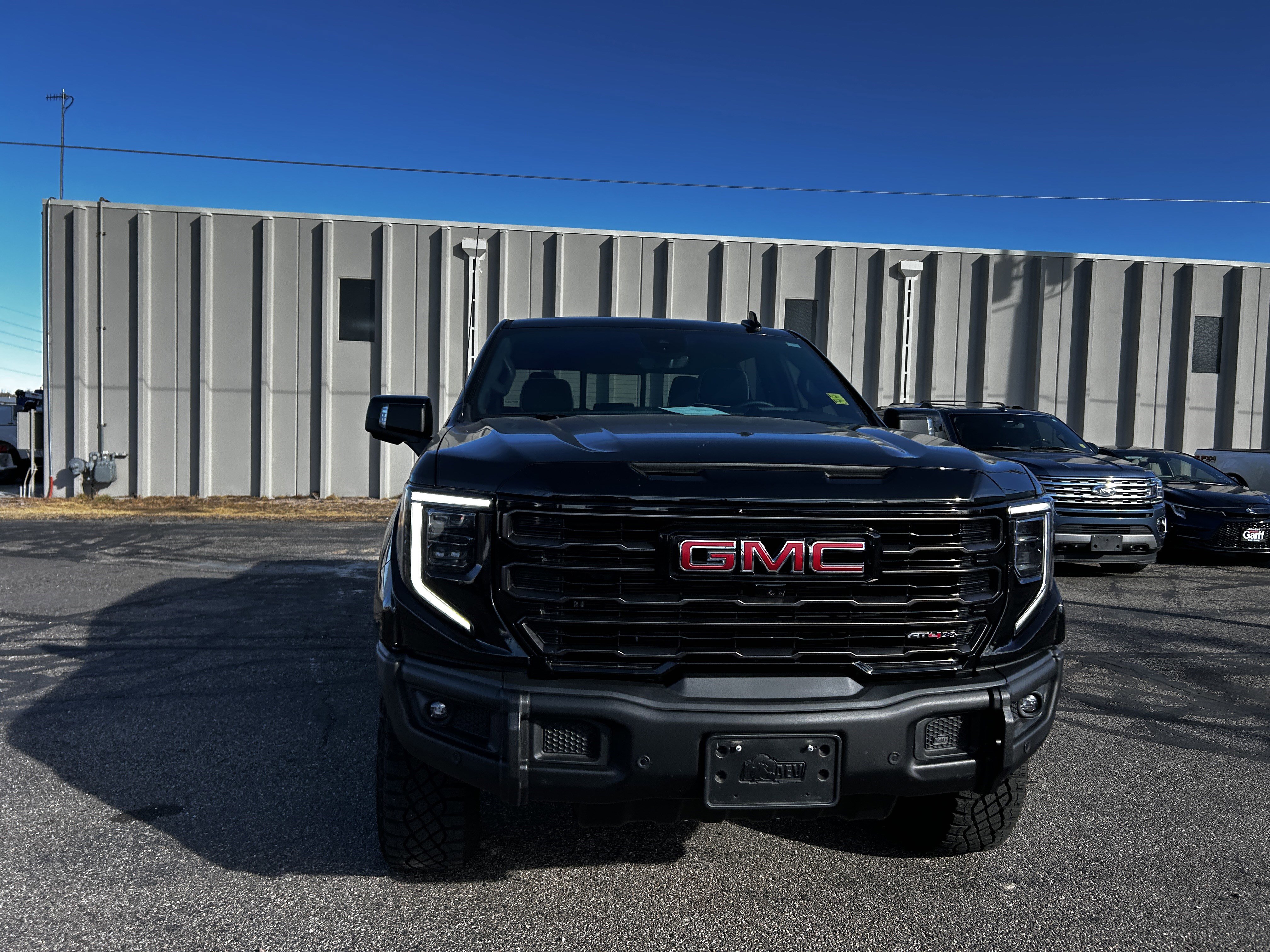 Used 2025 GMC Sierra 1500 AT4X image 9