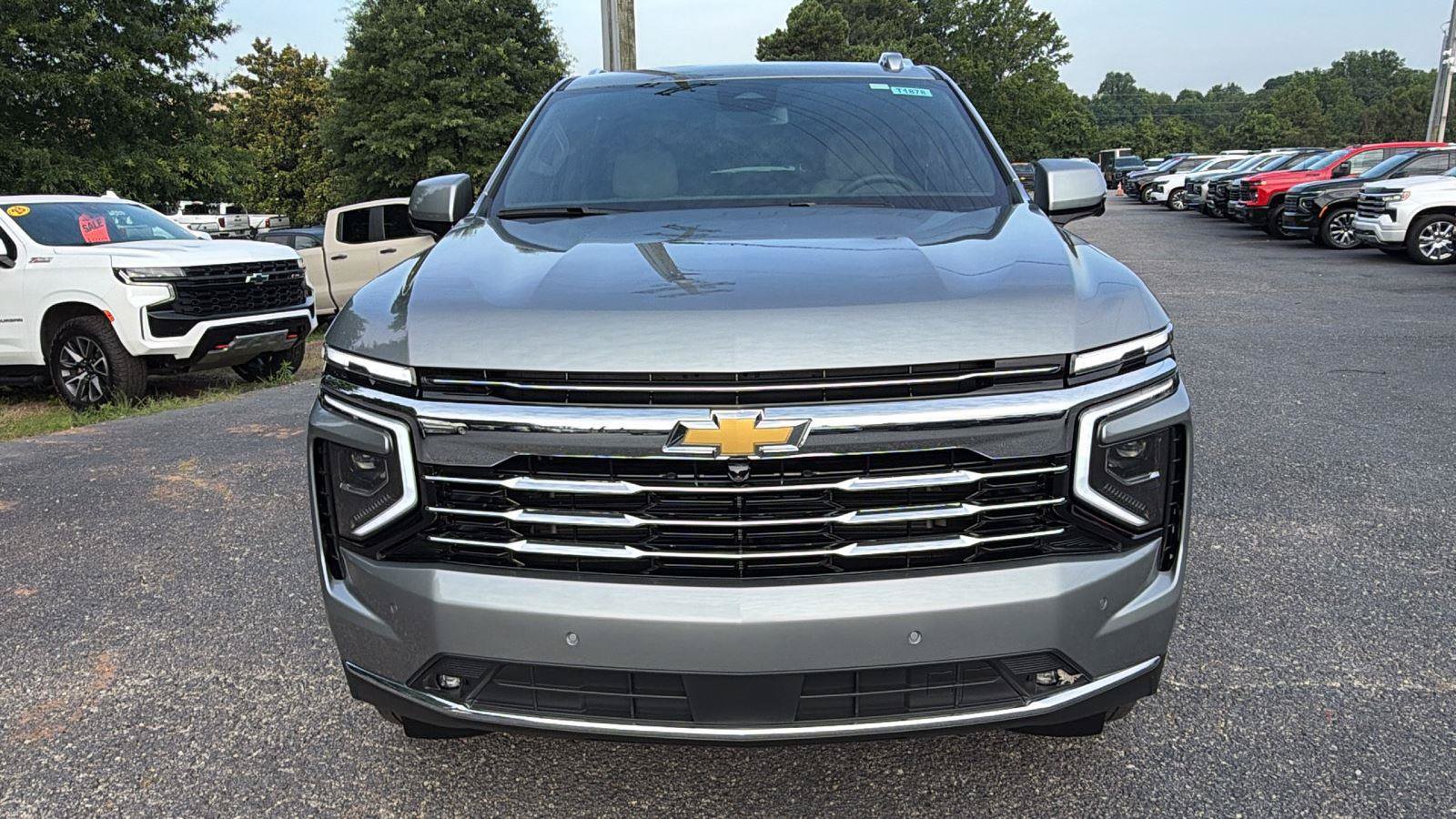 New 2026 Chevrolet Suburban LT w/ Comfort Package AWD/4WD image 2