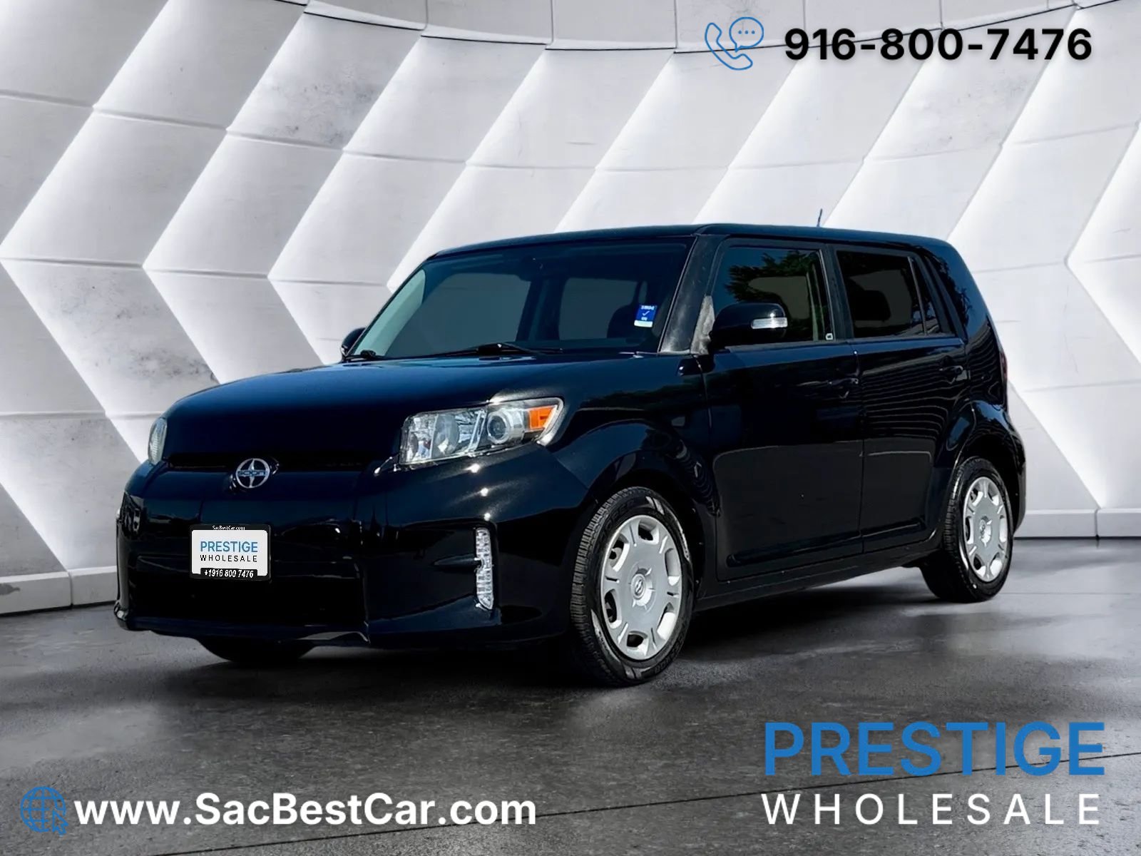 Used 2014 Scion xB FWD image 1