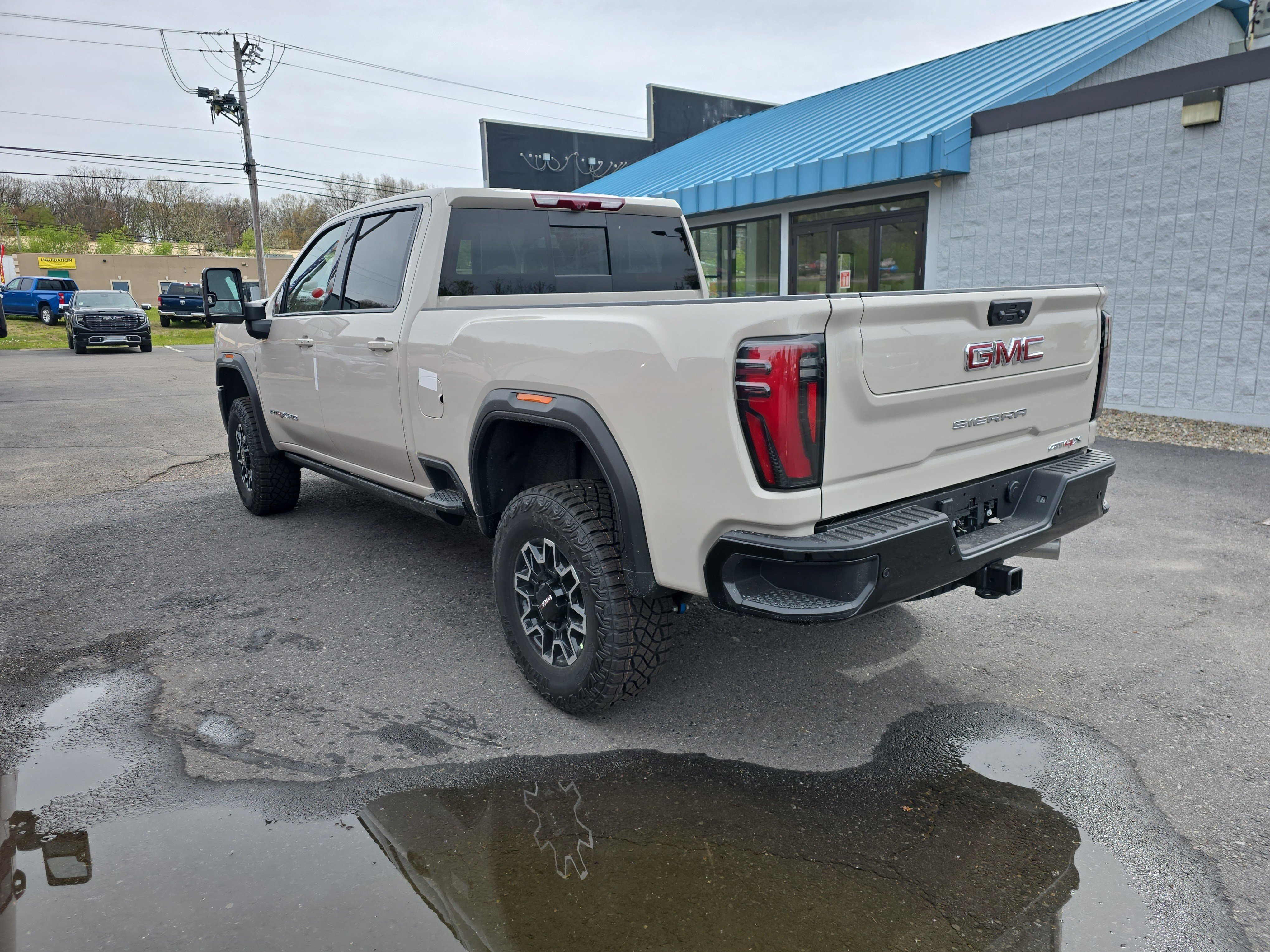 New 2026 GMC Sierra 2500 AT4X w/ LPO, Black Badging Package AWD/4WD image 5