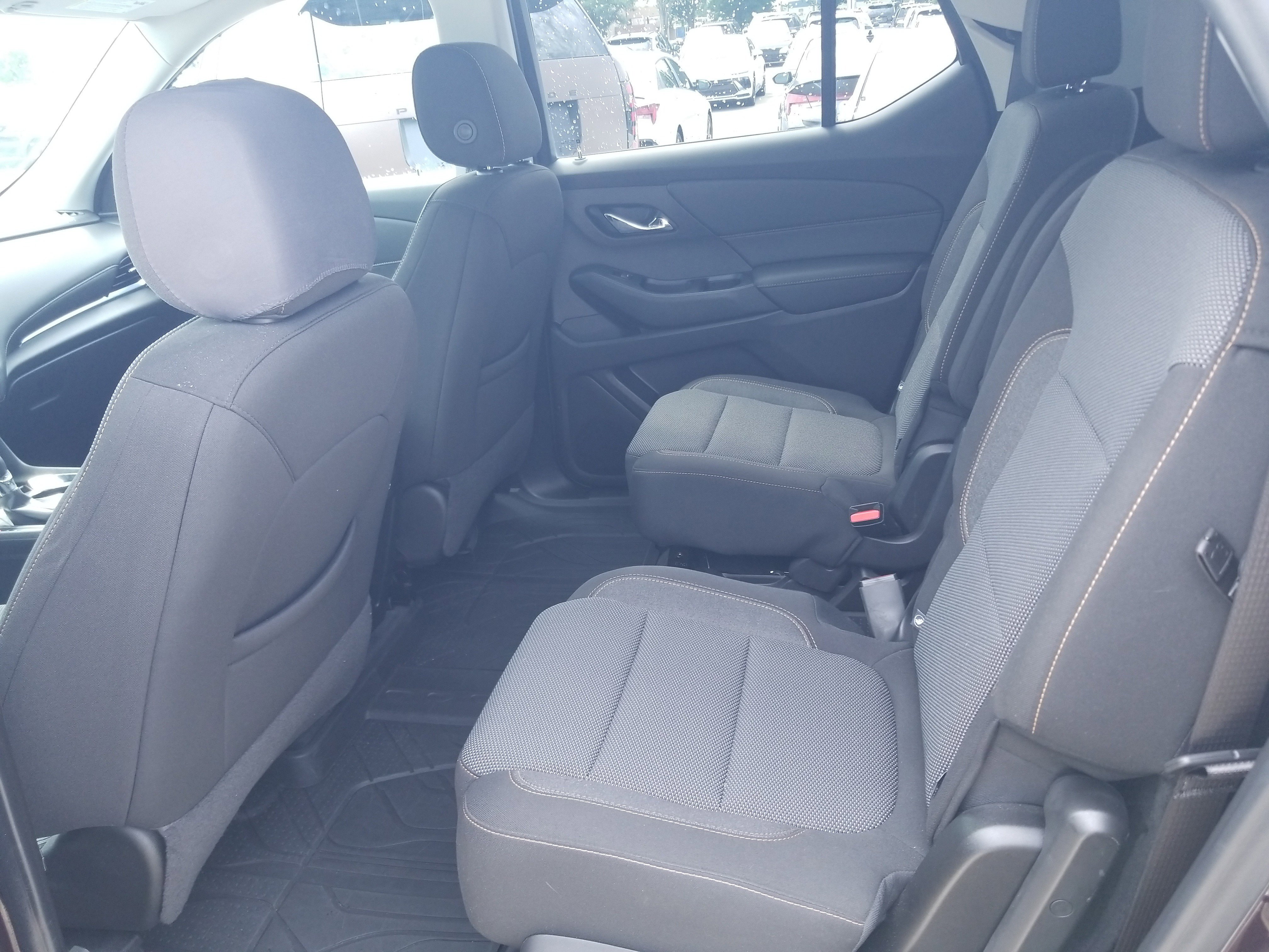 Used 2021 Chevrolet Traverse LT image 12