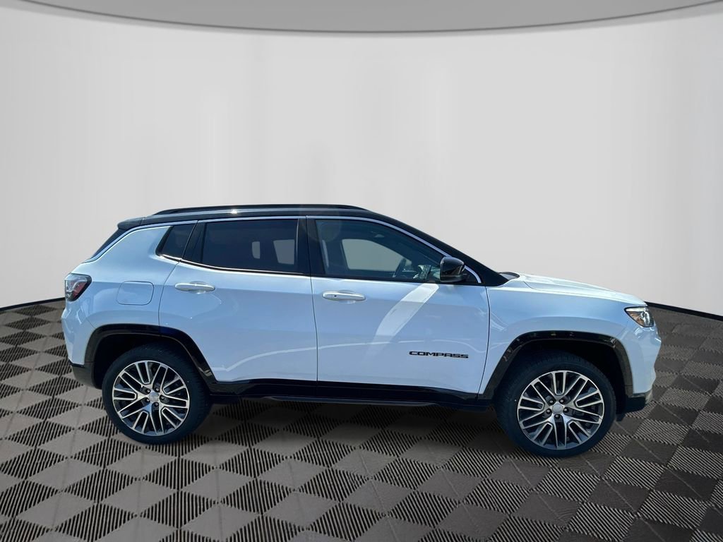 Used 2023 Jeep Compass Limited w/ Elite Group image 4