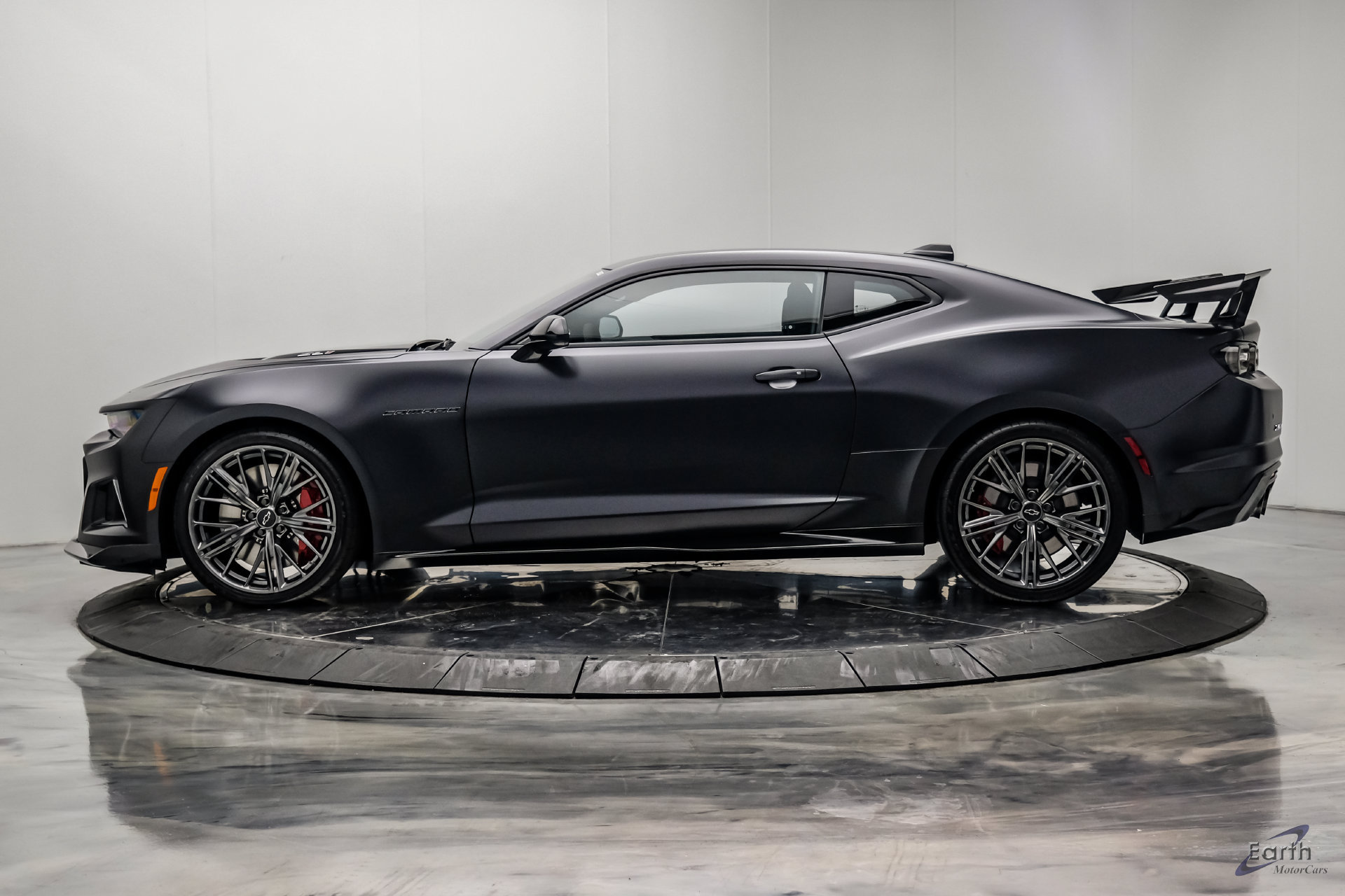 Used 2024 Chevrolet Camaro ZL1 RWD image 8