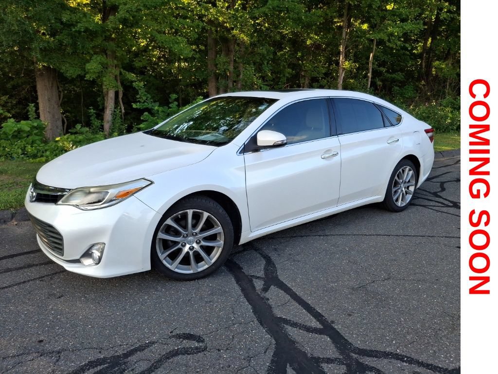 Used 2015 Toyota Avalon XLE Touring FWD image 3