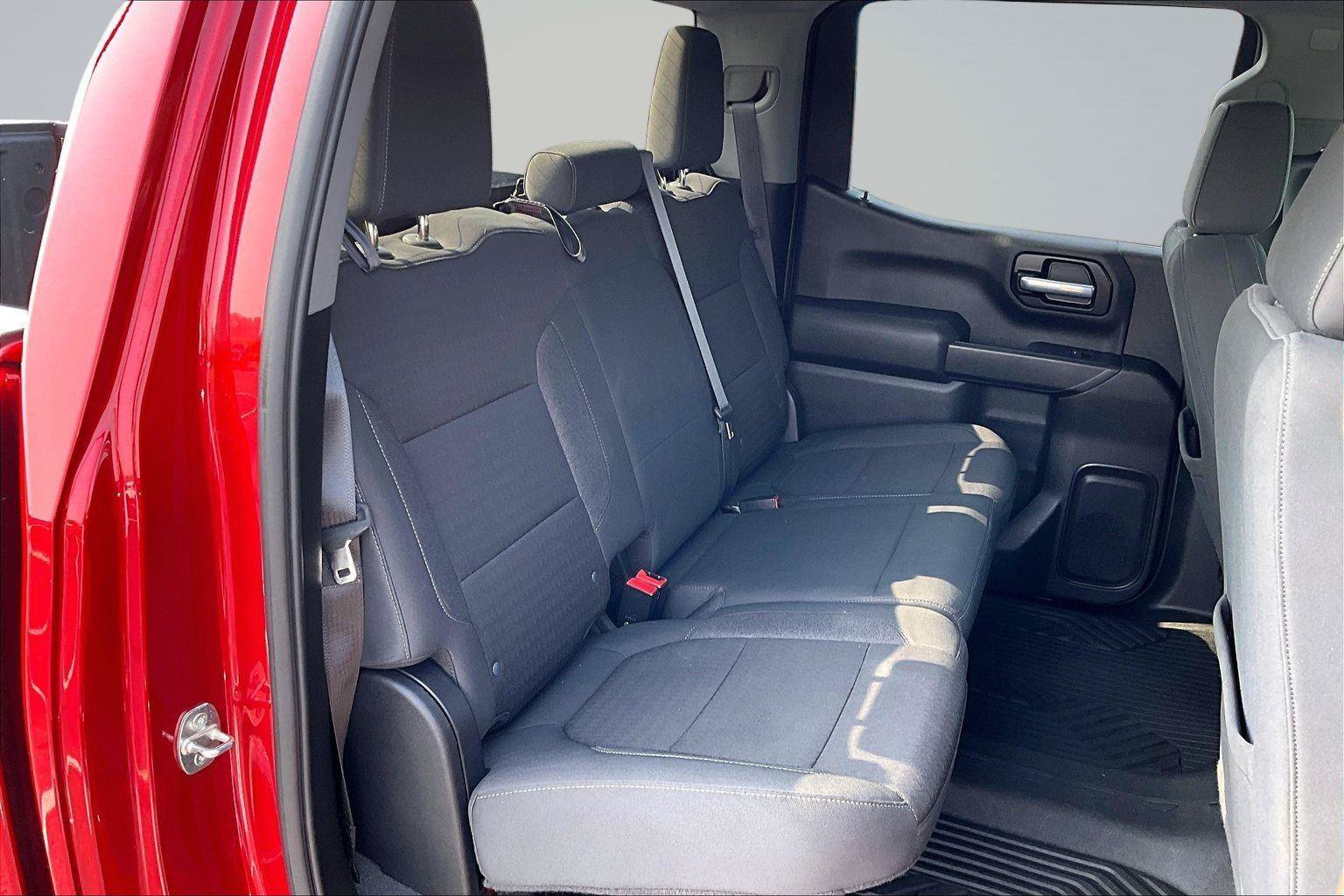 Used 2021 Chevrolet Silverado 1500 LT AWD/4WD image 27