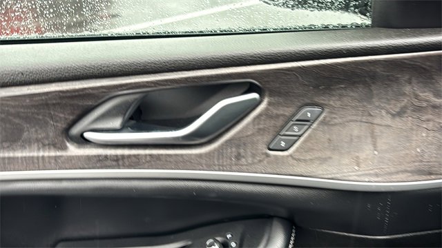 Used 2023 Jeep Grand Cherokee L Limited w/ Luxury Tech Group II image 11