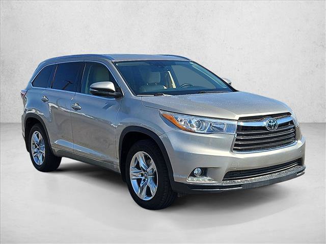 Used 2016 Toyota Highlander Limited w/ Driver Technology Package AWD/4WD image 3