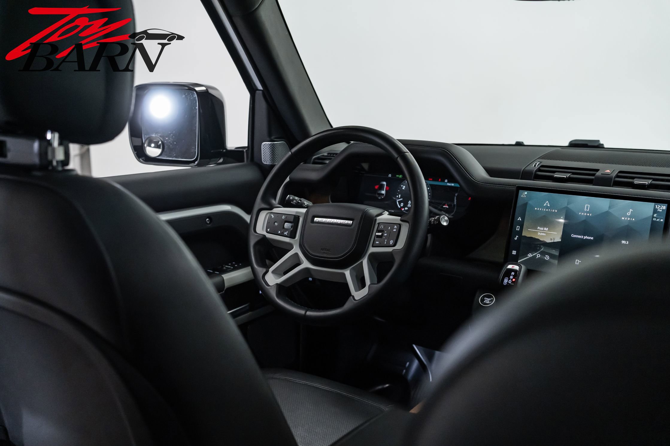 Used 2023 Land Rover Defender 130 SE image 47